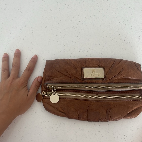 Gustto- beige clutch gold hardware - Picture 2 of 5